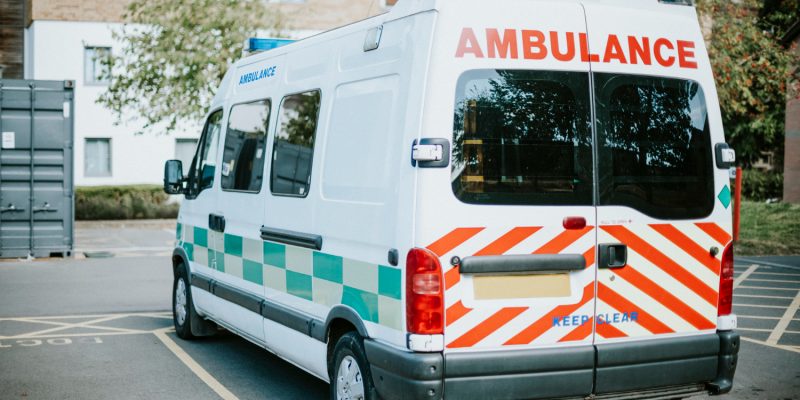ambulancia estacionada